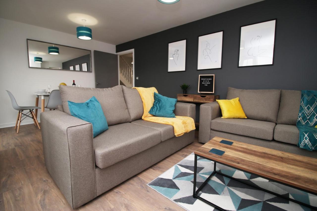 Delft - Spacious Home, High Speed Wi-Fi, Free Parking, Terrace Swindon Kültér fotó