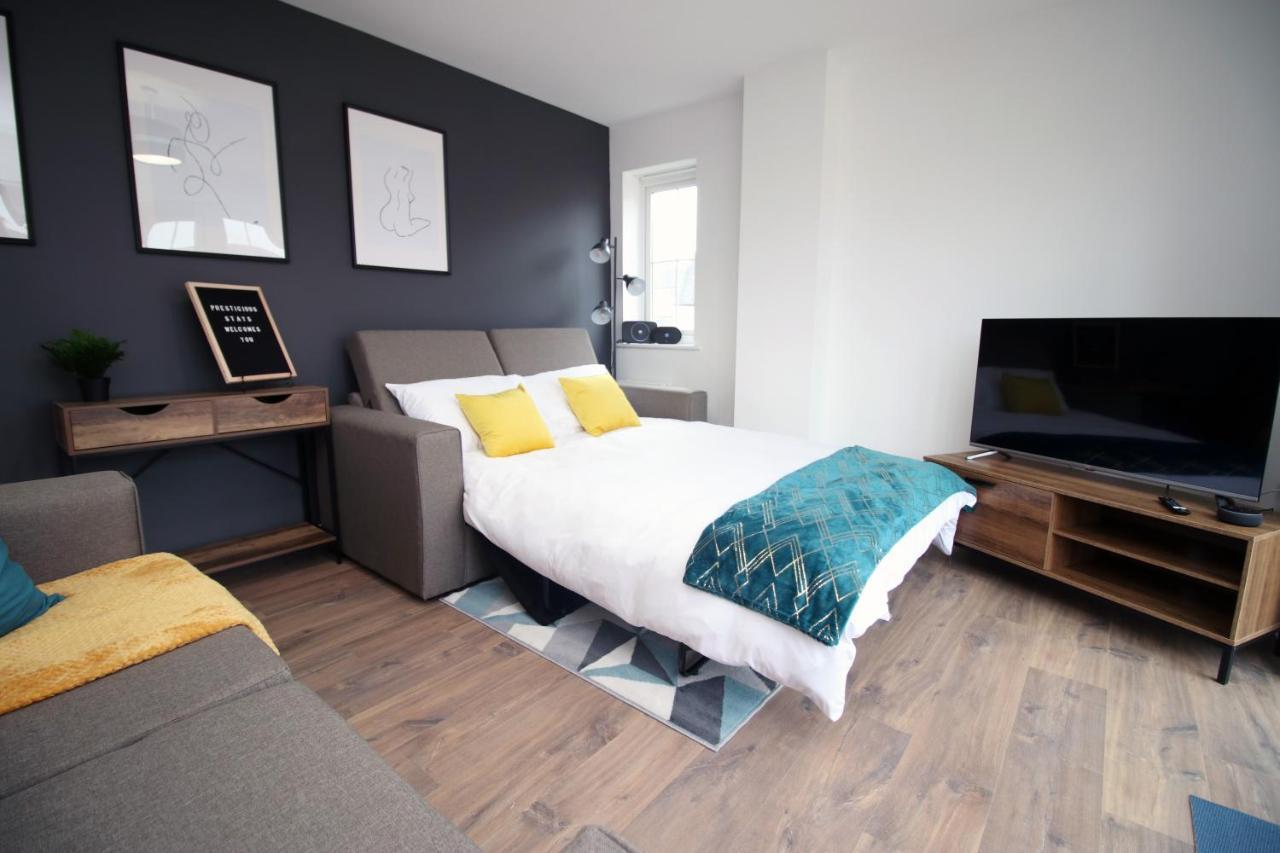 Delft - Spacious Home, High Speed Wi-Fi, Free Parking, Terrace Swindon Kültér fotó